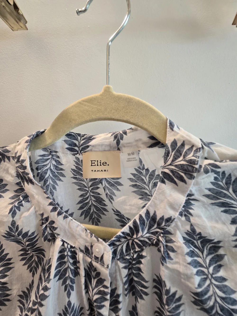 Elie Tahari White Blouse with Navy Leaf Print - Picture 2 of 4
